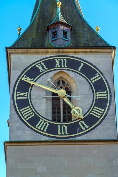 Igreja de São Pedro, cidade velha de Zurique, Suíça — Fotografia de Stock