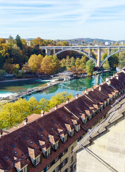 Kornhausbrucke, Aara 및 오래 된 도시, 베른, 스위스 다리 — 스톡 사진