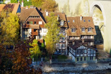 Aare ve geleneksel ev, Bern, İsviçre köprü