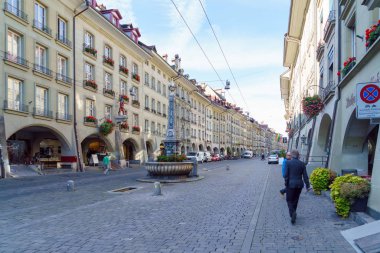 Bern, İsviçre - 17 Ekim 2017: Ana alışveriş caddesi ol