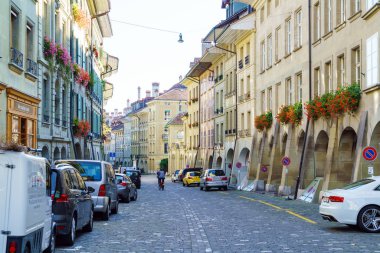 Bern, İsviçre - 17 Ekim 2017: Ana alışveriş caddesi ol