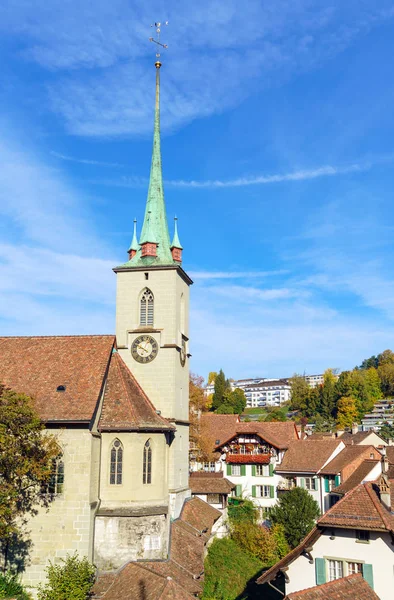 桥梁在 Aare 和 Nydegg 教会, 伯尔尼, 瑞士 — 图库照片