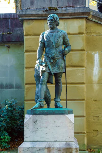 Berna, Suiza - 17 de octubre de 2017: Estatua de Bertoldo V, foun — Foto de Stock