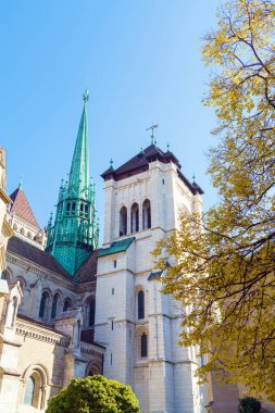 St. Pierre Katedrali, kabul edilen ev Kilisesi John Calvin, Ge