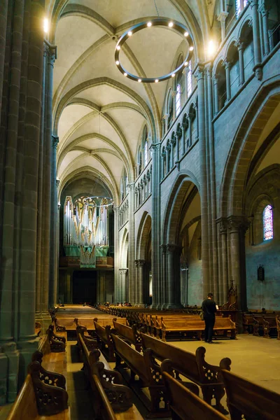 Ginebra, Suiza - 18 de octubre de 2017: Interior de San Pedro C —  Fotos de Stock