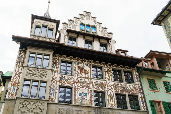 Edifício fresco na cidade velha, Lucerna, Suíça Fotografias De Stock Royalty-Free