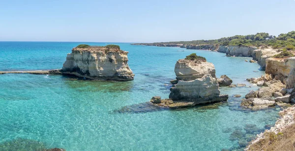 Klify w Torre Sant Andrea — Zdjęcie stockowe