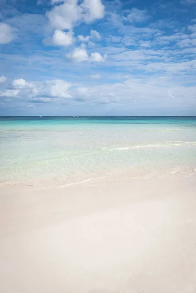 白色的热带海滩 — 图库照片