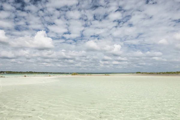 View of caribbean lagoon Bacalar — Stock Photo, Image