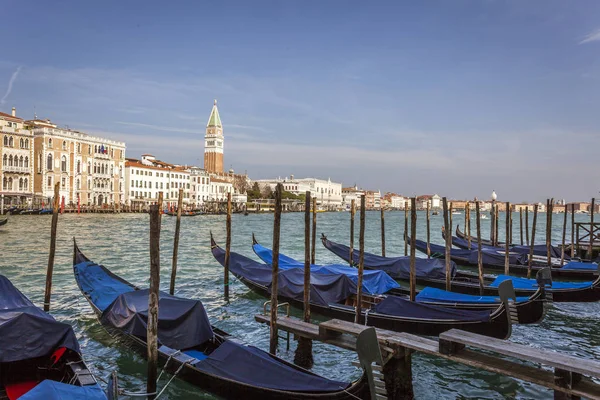 Vue sur la mer de Piazza San Marco — Photo