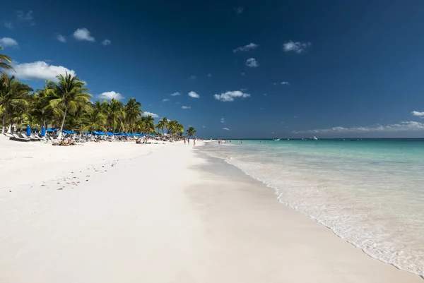 Playa tropical blanca —  Fotos de Stock