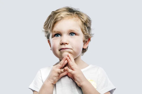 Beautiful happy little girl — Stock Photo, Image