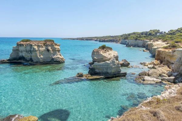 Útesy v Torre Sant Andrea — Stock fotografie