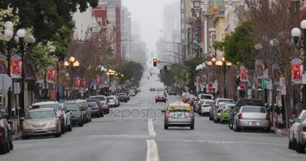 Blick auf die fünfte Avenue im Gaslampenviertel von San Diego — Stockvideo