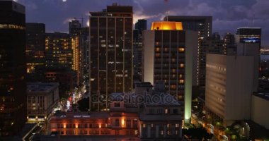 San Diego Skyline gece havadan görünümü