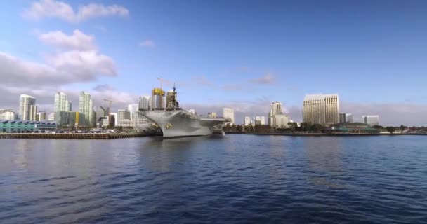 Día en que se establece la toma del USS Midway en San Diego — Vídeo de stock