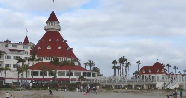 Gündüz kış Hotel del Coronado San Diego'da görüntüsünü oluşturma — Stok video