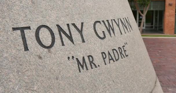 Dolly Shot of Tony Gwynn Statue Name at Petco Park in San Diego — Stock Video