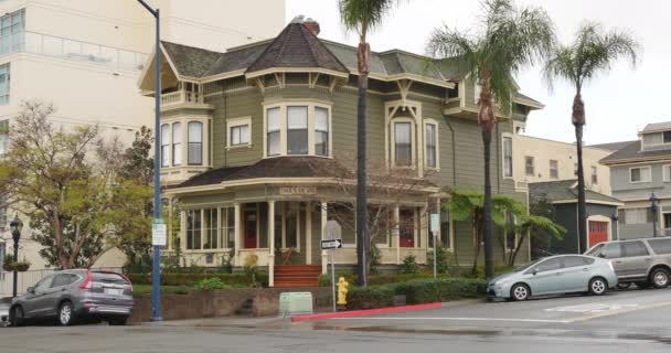 Casa típica de luxo em Hills de San Diego — Vídeo de Stock