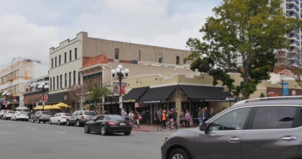 Gaslamp Quarter Bars en Restaurants tot de oprichting van schot in San Diego — Stockvideo