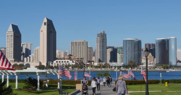 Veduta di San Diego Skyline dal Centennial Park sull'isola di Coronado — Video Stock