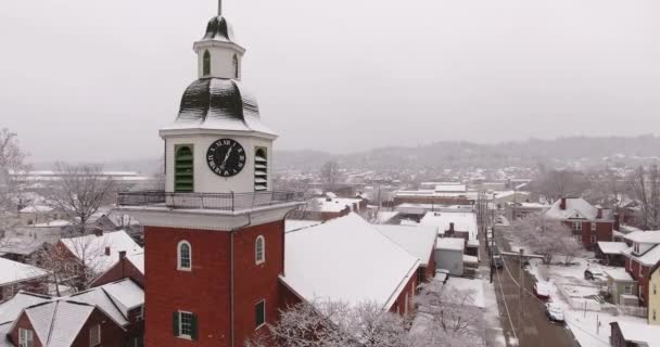 Hava kış St. John's Lutheran Church görüntüsünü oluşturma — Stok video