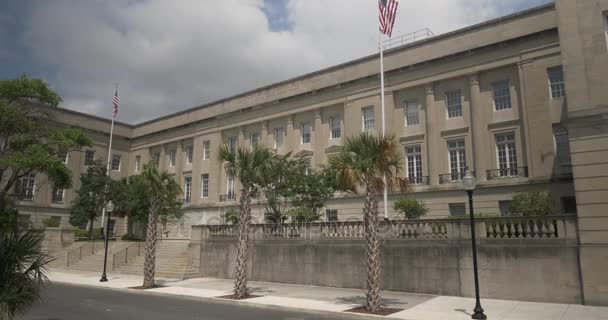 Dzień zewnętrzny ustanawiającego strzał Wilmington Court House — Wideo stockowe