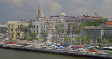 Yüksek açı Dolly Havana Küba manzarası görüntüsünü oluşturma