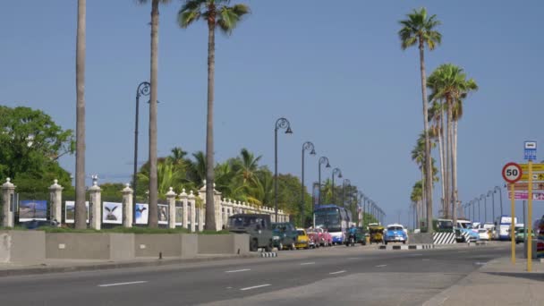 Streetview de Tráfego em Ruas de Havana Cuba — Vídeo de Stock