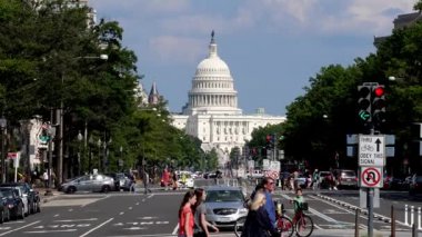 Capitol kubbe ve Pennsylvania Avenue uzun kurulması atış