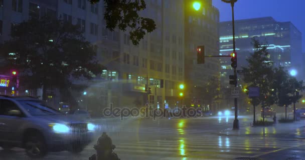 Natt regnstorm träffar Downtown Washington Dc — Stockvideo