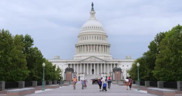 Syn på östra sidan av Capitol Building — Stockvideo