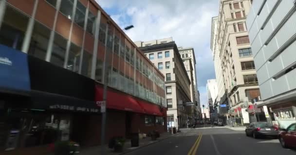 Vista para a frente de condução no centro de Pittsburgh — Vídeo de Stock