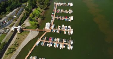 Yüksek açı hava üstgeçidin Marina yakınındaki Pittsburgh, Pa