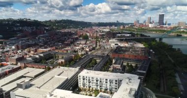 Yavaşça ileri hava kurulması yüksek açı Güney tarafında Pittsburgh vurdu
