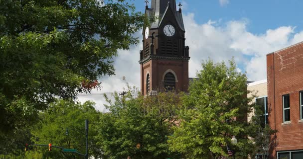 Daytime Exterior Establishing Shot Church Steeple in Small Town USA — Stock Video