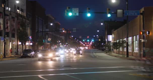 Timelapse Vista del Tráfico en East Carson Street en Pittsburgh — Vídeos de Stock