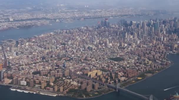 Antenn upprättande av skott av Manhattan Island — Stockvideo