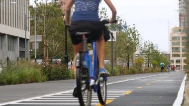 Brooklyn Köprüsü izinde halkının düşük açılı görünüş