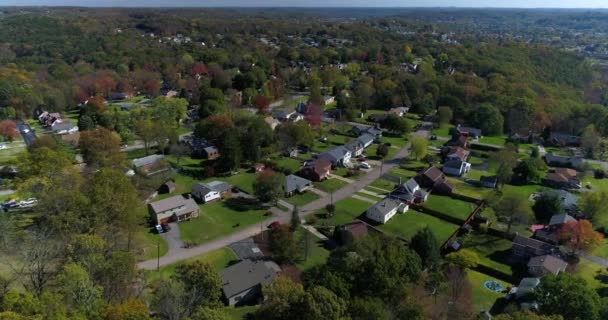 Выстрел с воздуха в типичном районе Пенсильвании — стоковое видео