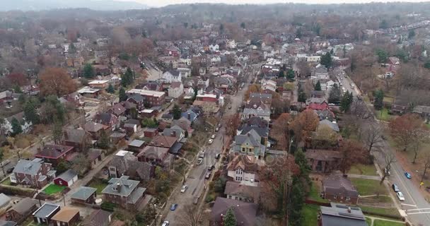 Daytime Aerial Establishing Shot of Shadyside Bairro — Vídeo de Stock