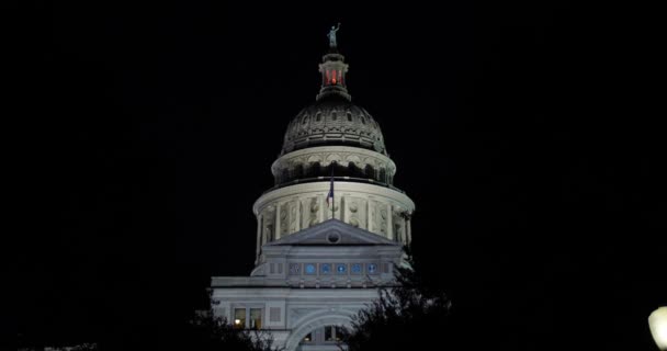 Nacht uitzicht op Texas State Capitol Dome — Stockvideo