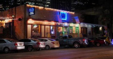 Gece Shot Bar ve Restoran Austin'de kurulması