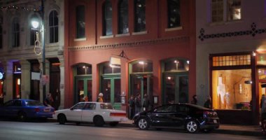 Gece atış bir bar kurulması ve restoranlar Austin
