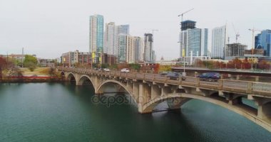 Austin Teksas S Lamar Bulvarı Köprüsü'nün havadan görünümü