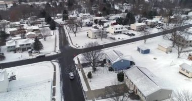 Gün tipik Pennsylvania mahalle görünümünü kış hava bulutlu