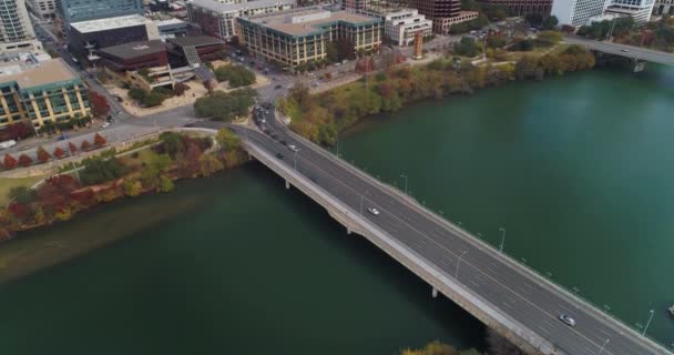 High Angle Tilt Down Aerial View of S 1st Street Bridge in Austin — Stock Video