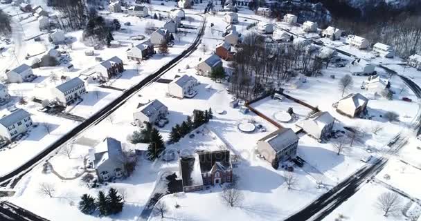 Slow Forward Tilt Up Aerial Winter View of Rust Belt Neighborhood — Stock Video