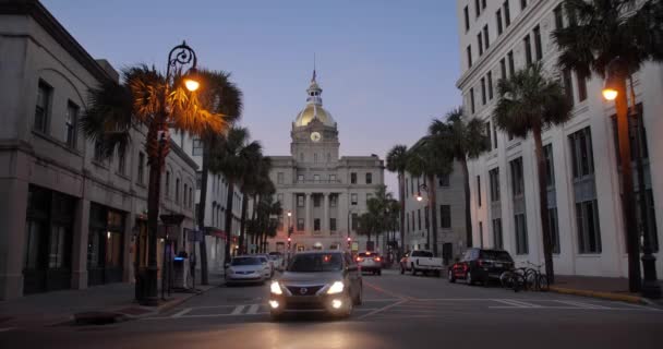 Crepúsculo Estabelecimento Shot da Câmara Municipal de Savannah — Vídeo de Stock
