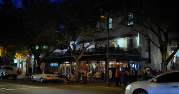 Dusk Exterior Establishing Shot of Savannah Bar Restaurant — Stock Video